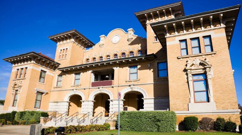 Spring Break Beyond the Beach: Family-Friendly Things to Do Around Pensacola Photo